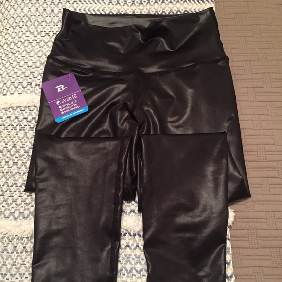 High rise, shiny legging (Size: Small) - Picture 2 of 3